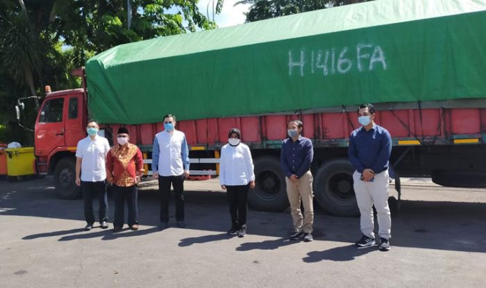 Jelang PSBB, YPHB Sumbang 20 Ton Beras ke Pemkot Surabaya Jelang PSBB, YPHB Sumbang 20 Ton Beras ke Pemkot Surabaya