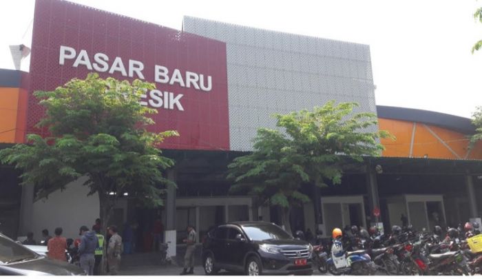 Gandeng DLH, Diskop Bersihkan Sampah di Pasar Baru Gresik Gandeng DLH, Diskop Bersihkan Sampah di Pasar Baru Gresik