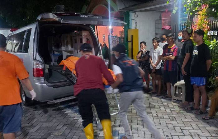 Warga Perum Kebonagung Sidoarjo Ditemukan Tewas di Kamar Mandi Warga Perum Kebonagung Sidoarjo Ditemukan Tewas di Kamar Mandi