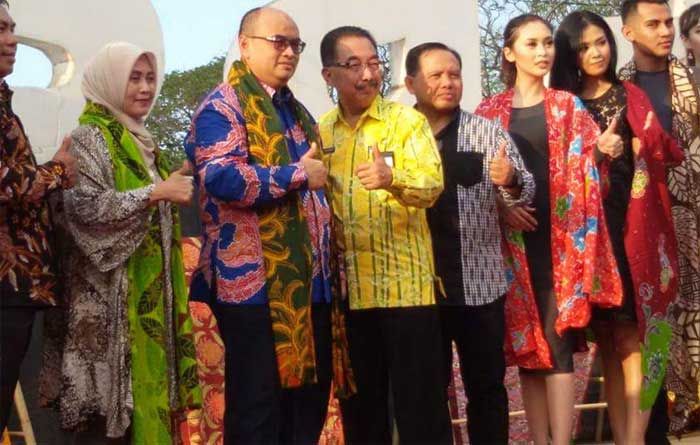 Semarak Kemilau Batik Kabupaten Probolinggo, Bupati Tantri: Ini Batik Khas Kita Semarak Kemilau Batik Kabupaten Probolinggo, Bupati Tantri: Ini Batik Khas Kita