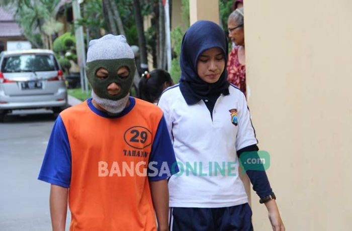 Renggut Keperawanan Pelajar SMK, Pemuda Asal Mojotrisno Dibekuk Polisi Renggut Keperawanan Pelajar SMK, Pemuda Asal Mojotrisno Dibekuk Polisi