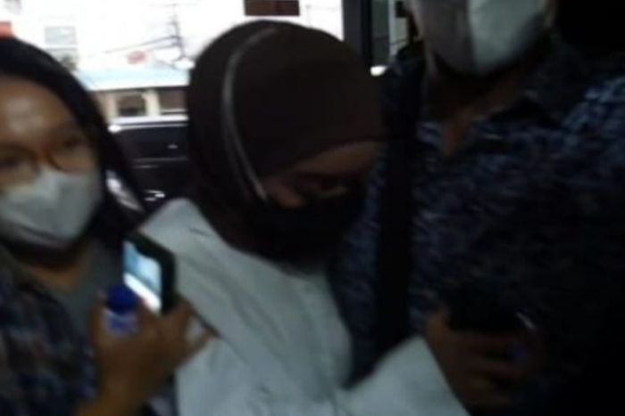 Lesti Kejora Cabut Laporan KDRT Rizky Billar Usai Ditetapkan Sebagai Tersangka Lesti Kejora Cabut Laporan KDRT Rizky Billar Usai Ditetapkan Sebagai Tersangka