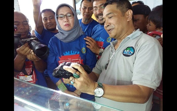 Batu Akik Lumajang Bisa Capai Harga Rp 1 Miliar Lebih Batu Akik Lumajang Bisa Capai Harga Rp 1 Miliar Lebih