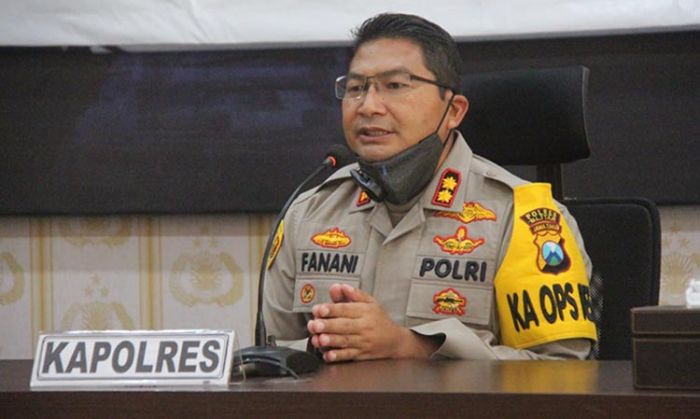 Warga Blitar Boleh Gelar Hajatan Asal Patuhi Prokes Warga Blitar Boleh Gelar Hajatan Asal Patuhi Prokes