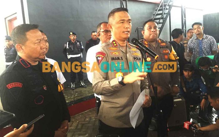 Kapolda Jatim Beberkan Mekanisme Penyimpanan Bahan Peledak di Mako Brimob Surabaya Kapolda Jatim Beberkan Mekanisme Penyimpanan Bahan Peledak di Mako Brimob Surabaya