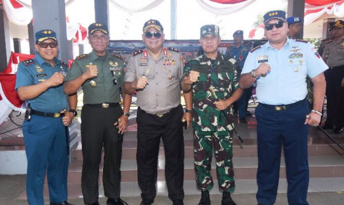 Pangkoarmada II Hadiri Pameran Alutsista HUT TNI ke-74 Pangkoarmada II Hadiri Pameran Alutsista HUT TNI ke-74