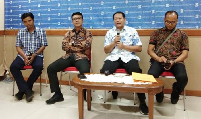Cuaca Ekstrem, Pemkot Surabaya Gelar Perantingan Besar-besaran Hingga Pasang TV Wall Cuaca Ekstrem, Pemkot Surabaya Gelar Perantingan Besar-besaran Hingga Pasang TV Wall