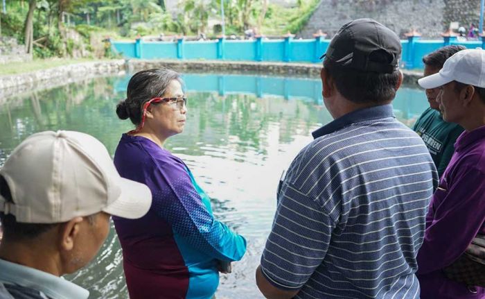 Tinjau 3 Sumber Mata Air di Kota Kediri, Zanariah: Jangan Digunakan untuk Cuci Pakaian Tinjau 3 Sumber Mata Air di Kota Kediri, Zanariah: Jangan Digunakan untuk Cuci Pakaian