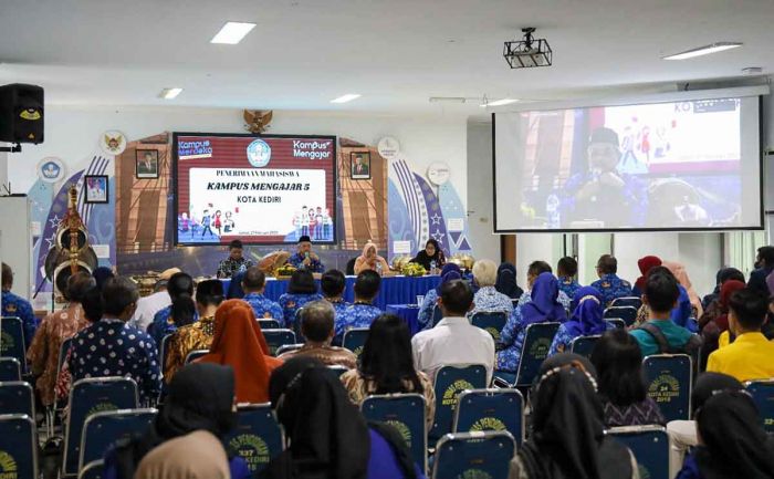 Siap Laksanakan Tugas, Pemkot Kediri Terima 65 Mahasiswa Program Kampus Mengajar Angkatan ke-5 Siap Laksanakan Tugas, Pemkot Kediri Terima 65 Mahasiswa Program Kampus Mengajar Angkatan ke-5