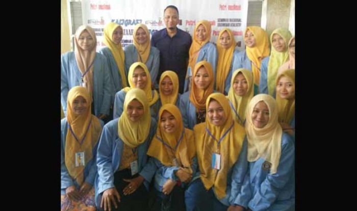 Ketua Pokja Industri Kreatif KEIN: SMK Harus Menjadi Solusi Masalah Pengangguran Ketua Pokja Industri Kreatif KEIN: SMK Harus Menjadi Solusi Masalah Pengangguran