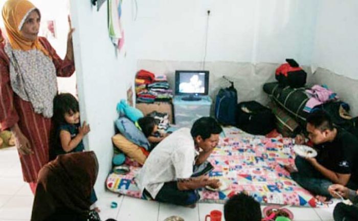 Naik Haji, Pengungsi Syiah Dikawal Ketat Polisi Naik Haji, Pengungsi Syiah Dikawal Ketat Polisi