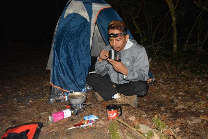 Kisah Mistis Gunung Kawi, Mitos atau Fakta? (1) Kisah Mistis Gunung Kawi, Mitos atau Fakta? (1)