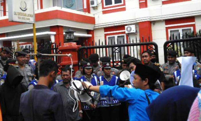 Tagih Janji Usut Pembangunan Pasar Blimbing, PMII Lamongan Demo Kejaksaan Tagih Janji Usut Pembangunan Pasar Blimbing, PMII Lamongan Demo Kejaksaan