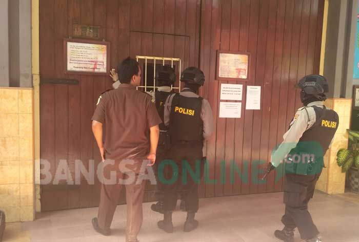 Napi di Bojonegoro yang Sempat Kabur Dipindahkan ke Lapas Kelas 1 Malang Napi di Bojonegoro yang Sempat Kabur Dipindahkan ke Lapas Kelas 1 Malang