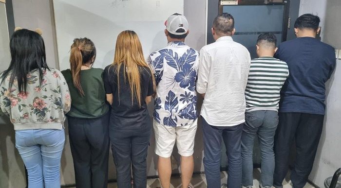 Pesta Narkoba di JW Club Surabaya, Oknum PNS dan Karyawan Ditangkap Polda Jatim Pesta Narkoba di JW Club Surabaya, Oknum PNS dan Karyawan Ditangkap Polda Jatim