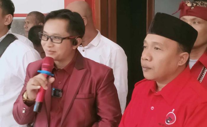Rizky Sembodo Kembalikan Formulir Bacawabup Trenggalek ke PDIP Rizky Sembodo Kembalikan Formulir Bacawabup Trenggalek ke PDIP