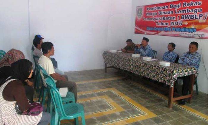 Dinsos Probolinggo Gelar Pembinaan, 20 Bekas Napi Diberi Motivasi untuk Tingkatkan Kepercayaan Diri Dinsos Probolinggo Gelar Pembinaan, 20 Bekas Napi Diberi Motivasi untuk Tingkatkan Kepercayaan Diri