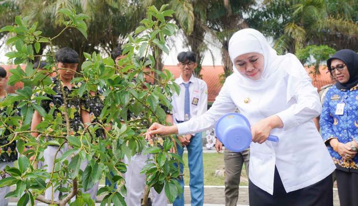 Gubernur Khofifah Apresiasi School Food Care SMAN 1 Pandaan Gubernur Khofifah Apresiasi School Food Care SMAN 1 Pandaan