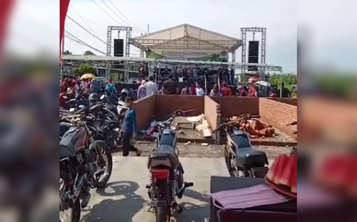 Dirangkai dengan Orkesan, Polsek Tanggulangin Bubarkan Acara Baksos di Desa Kalisampurno Dirangkai dengan Orkesan, Polsek Tanggulangin Bubarkan Acara Baksos di Desa Kalisampurno