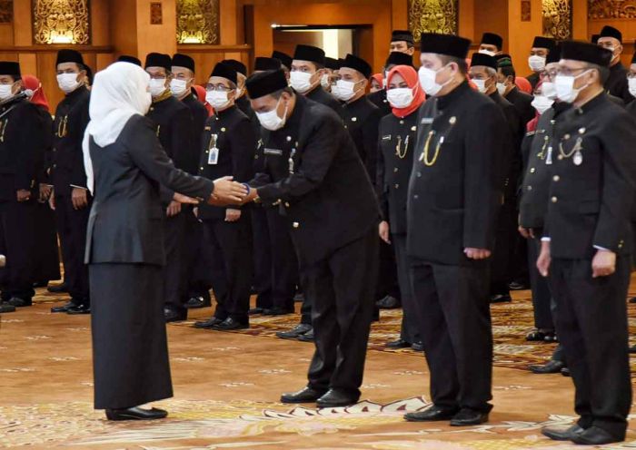 Lantik 306 Guru Jadi Kepala Sekolah, Gubernur Khofifah: Strong Power Leader