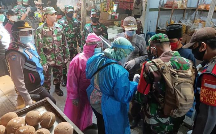 Mokong, 10 Pedagang Pasar Sikatan Manukan Wetan Masih Jualan Meski Dinyatakan Reaktif