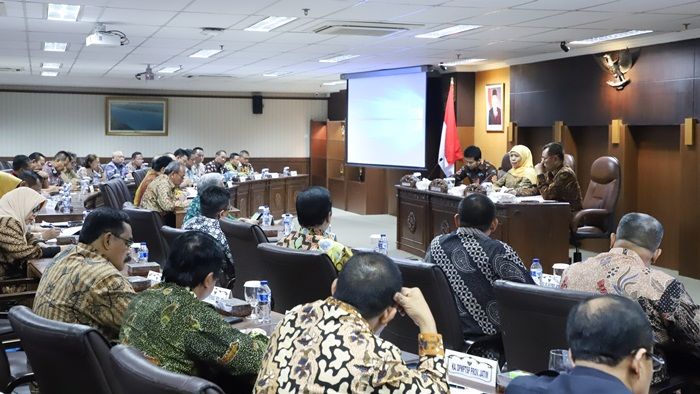Gubernur Pimpin Rakor Optimalisasi Anggaran dan Kinerja Pemprov Gubernur Pimpin Rakor Optimalisasi Anggaran dan Kinerja Pemprov