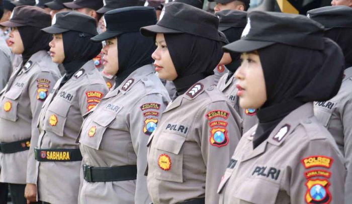 Peringati Hari Kartini, Polwan Polres Mojokerto Kota Jadi Petugas Upacara Peringati Hari Kartini, Polwan Polres Mojokerto Kota Jadi Petugas Upacara