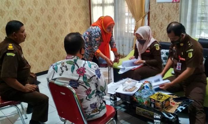 Diduga Diselewengkan, Kejari Lamongan Sita Sejumlah Berkas Dana Desa Sumberejo​