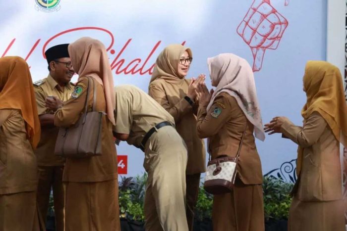 Bupati Banyuwangi Gelar Halalbihalal Bersama Ribuan Pegawai Pemerintah Bupati Banyuwangi Gelar Halalbihalal Bersama Ribuan Pegawai Pemerintah