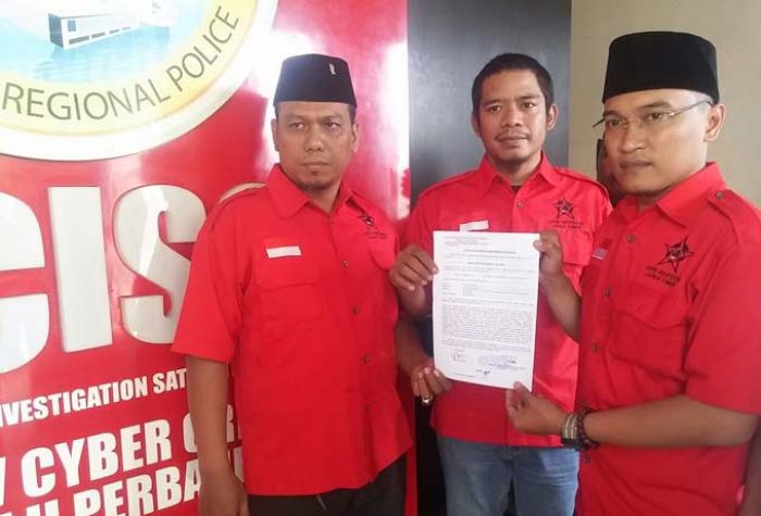 Ormas Sayap PDIP Laporkan Akun Penghina Megawati ke Polda Jatim Ormas Sayap PDIP Laporkan Akun Penghina Megawati ke Polda Jatim