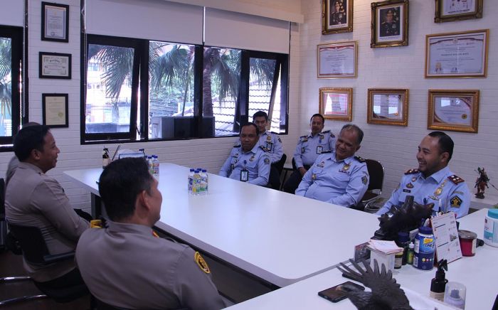 Silaturahmi ke Kapolresta Malang Kota, Kakanim Kelas I TPI Malang Perkuat Kerja Sama Pengawasan WNA Silaturahmi ke Kapolresta Malang Kota, Kakanim Kelas I TPI Malang Perkuat Kerja Sama Pengawasan WNA