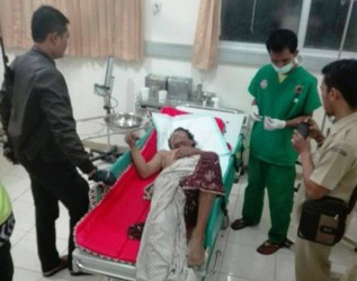 Carok Maut di Situbondo, Leher Mertua Nyaris Putus Disabet Celurit Menantu Carok Maut di Situbondo, Leher Mertua Nyaris Putus Disabet Celurit Menantu