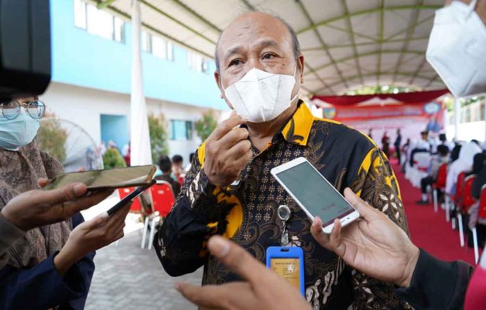 Tak Ingin Ada Warga yang Putus Sekolah, Bupati Kediri Kembali Kucurkan Bantuan Pendidikan Tak Ingin Ada Warga yang Putus Sekolah, Bupati Kediri Kembali Kucurkan Bantuan Pendidikan