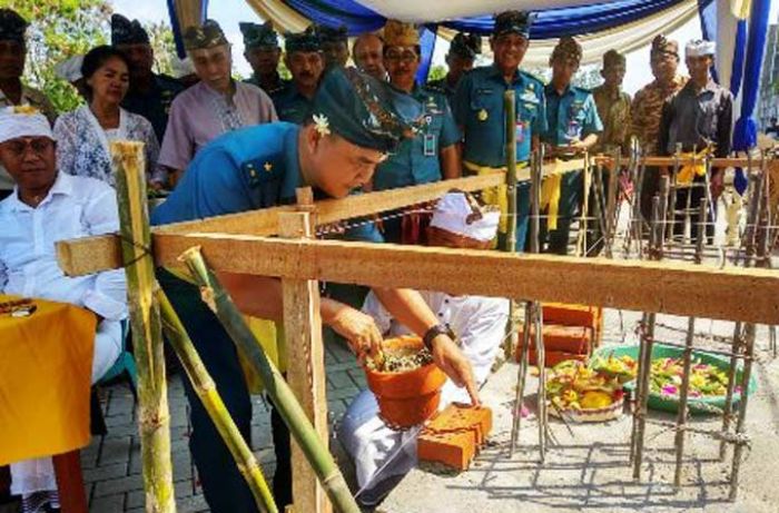 Kasarmada II Letakkan Batu Pertama Pembangunan Candi Bentar Majapahit Kasarmada II Letakkan Batu Pertama Pembangunan Candi Bentar Majapahit