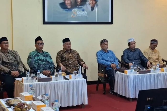 Pihak Lirboyo Sayangkan Chairul Tanjung Tak Datang Sendiri Pihak Lirboyo Sayangkan Chairul Tanjung Tak Datang Sendiri