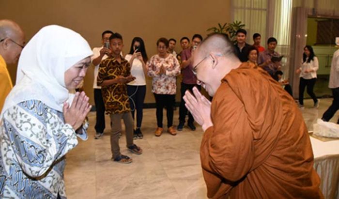 Gubernur Khofifah: Perayaan Tri Suci Waisak Jadi Momentum Perkuat Nilai Luhur Bangsa