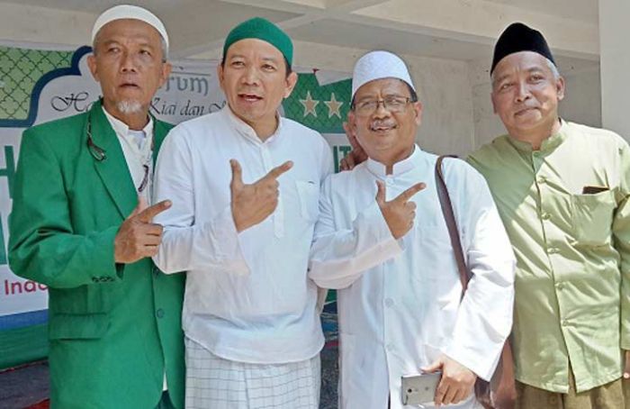 Cucu Salah Satu Pendiri NU dan Sejumlah Ulama Deklarasikan Dukungan untuk Prabowo-Sandi Cucu Salah Satu Pendiri NU dan Sejumlah Ulama Deklarasikan Dukungan untuk Prabowo-Sandi