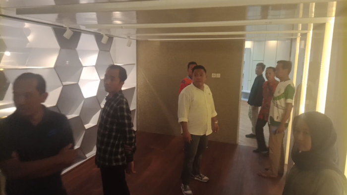 Sidak Kantor KONI Probolinggo, Komisi I DPRD Temukan Ruang Privat yang Tak Bisa Diakses Orang luar Sidak Kantor KONI Probolinggo, Komisi I DPRD Temukan Ruang Privat yang Tak Bisa Diakses Orang luar
