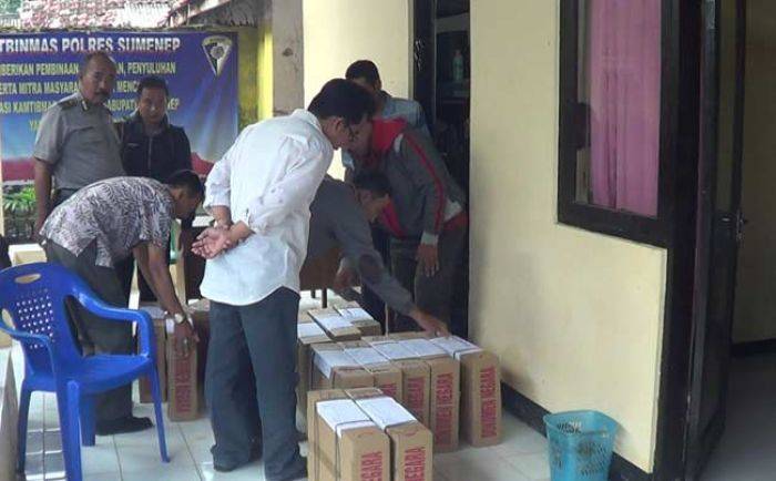 Distribusi Naskah UN ke Pulau Masalembu Lewat Tanjung Perak Surabaya Distribusi Naskah UN ke Pulau Masalembu Lewat Tanjung Perak Surabaya