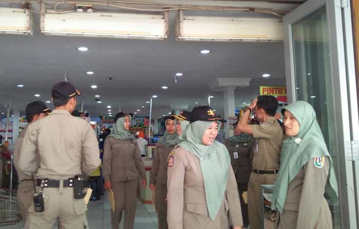 Keluyuran Saat Jam Kerja, Sejumlah PNS Pemkab Tuban Terciduk Satpol PP