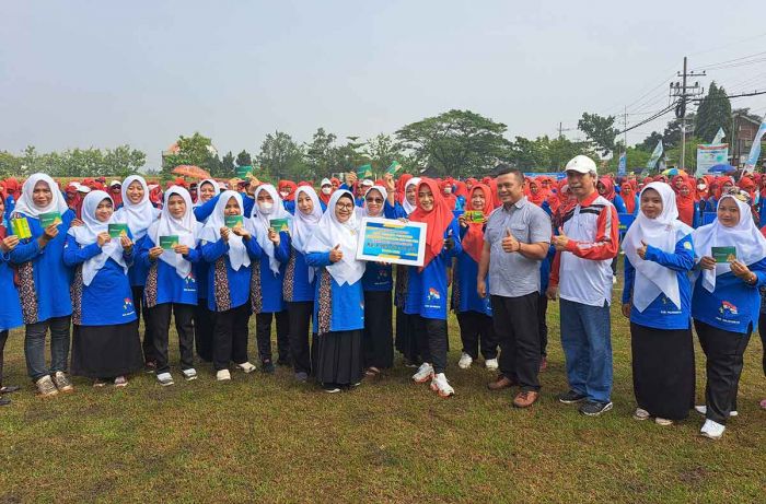 Hari Guru Nasional 2022, Ratusan Guru PAUD di Kabupaten Mojokerto Terima Bantuan Insentif Rp2 Miliar Hari Guru Nasional 2022, Ratusan Guru PAUD di Kabupaten Mojokerto Terima Bantuan Insentif Rp2 Miliar