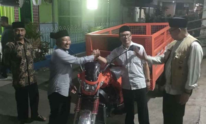 Perlancar Pengambilan Sampah di Kampung, Anggota Fraksi PKB DPRD Kota Batu Bantu Ranmor Roda Tiga Perlancar Pengambilan Sampah di Kampung, Anggota Fraksi PKB DPRD Kota Batu Bantu Ranmor Roda Tiga