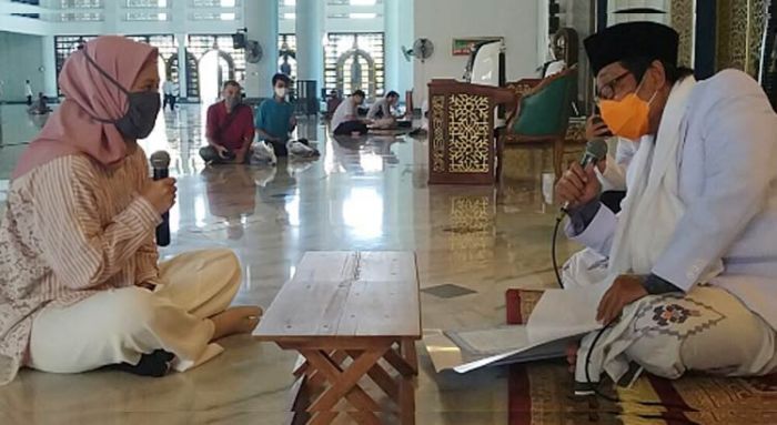 Ikrar Syahadat, Gadis Milenial ini Ngaku Tak Bisa Diungkap dengan Kata Ikrar Syahadat, Gadis Milenial ini Ngaku Tak Bisa Diungkap dengan Kata