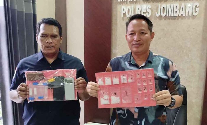2 Pengedar Sabu di Jombang Diringkus 2 Pengedar Sabu di Jombang Diringkus
