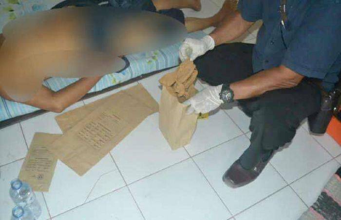Pria Paruh Baya di Kediri Tewas di Pelukan PSK saat sedang Pria Paruh Baya di Kediri Tewas di Pelukan PSK saat sedang