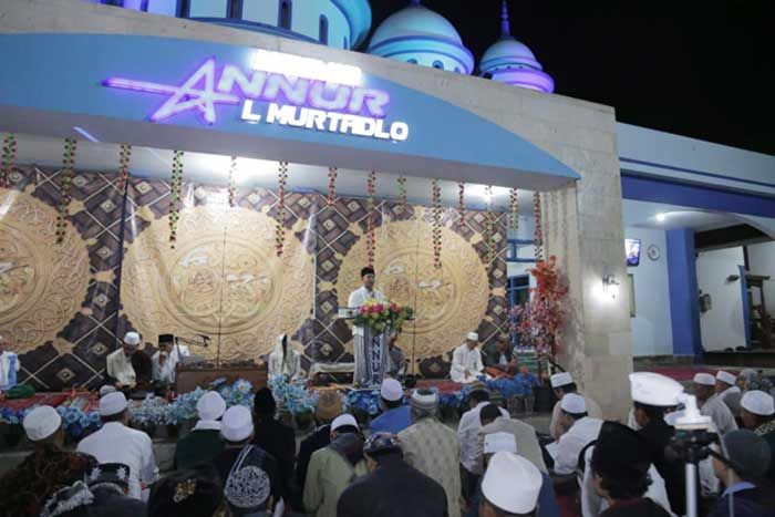 Hadiri Pasar Sejuta Waqiah di An-Nur 2, Emil Dardak Disebut Pemimpin Santun dan Cerdas Hadiri Pasar Sejuta Waqiah di An-Nur 2, Emil Dardak Disebut Pemimpin Santun dan Cerdas