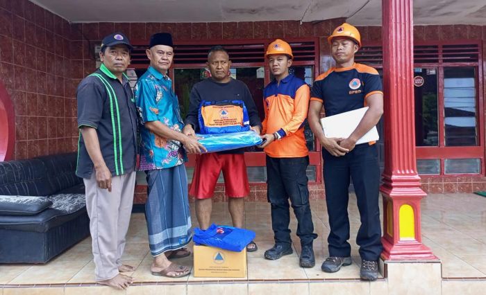 Kades Jeruk Purut Secepatnya Lakukan Kerja Bakti untuk Benahi Rumah Ambruk Kades Jeruk Purut Secepatnya Lakukan Kerja Bakti untuk Benahi Rumah Ambruk