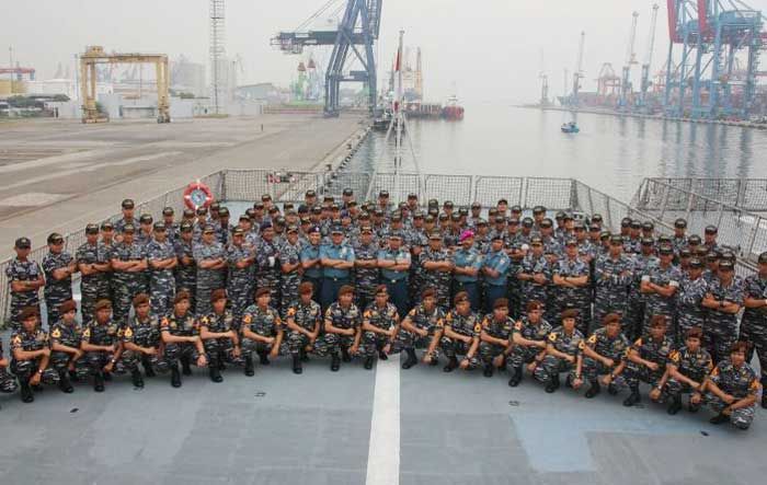 KRI SIM-367 dan KRI SHN-366 Bertolak Menjalankan Misi Cruise Exercise Vietnam - Filipina KRI SIM-367 dan KRI SHN-366 Bertolak Menjalankan Misi Cruise Exercise Vietnam - Filipina