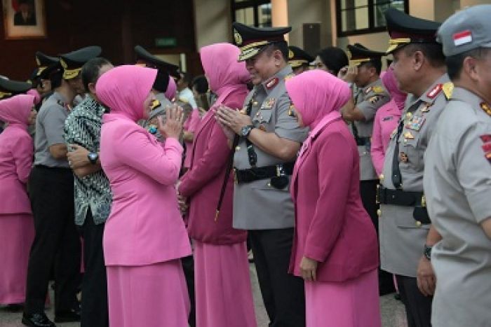 Kapolri Pimpin Sertijab Kapolda Jatim Kapolri Pimpin Sertijab Kapolda Jatim