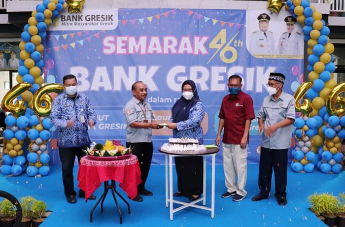 Hadiri HUT Bank Gresik ke-46, Bu Min: Semoga Makin Matang dan Selalu Memberikan yang Terbaik